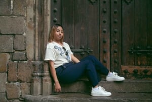 Barcelona: Gothic Quarter Private Photoshoot Experience