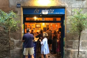 Barcelona: Gothic Quarter Tapas, Wine, and Dinner Tour