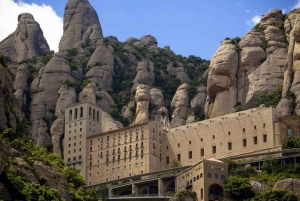 Guidet udforskning af det historiske Montserrat-kloster