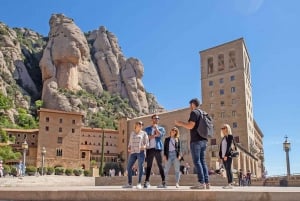Guidet udforskning af det historiske Montserrat-kloster