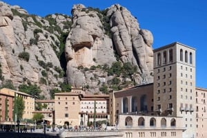 Guidet udforskning af det historiske Montserrat-kloster