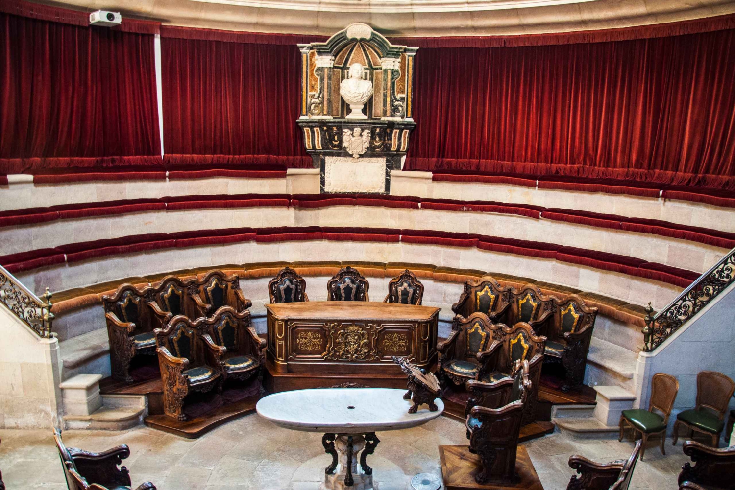 Opastettu kierros Katalonian Royal Academy of Medicine -akatemiassa