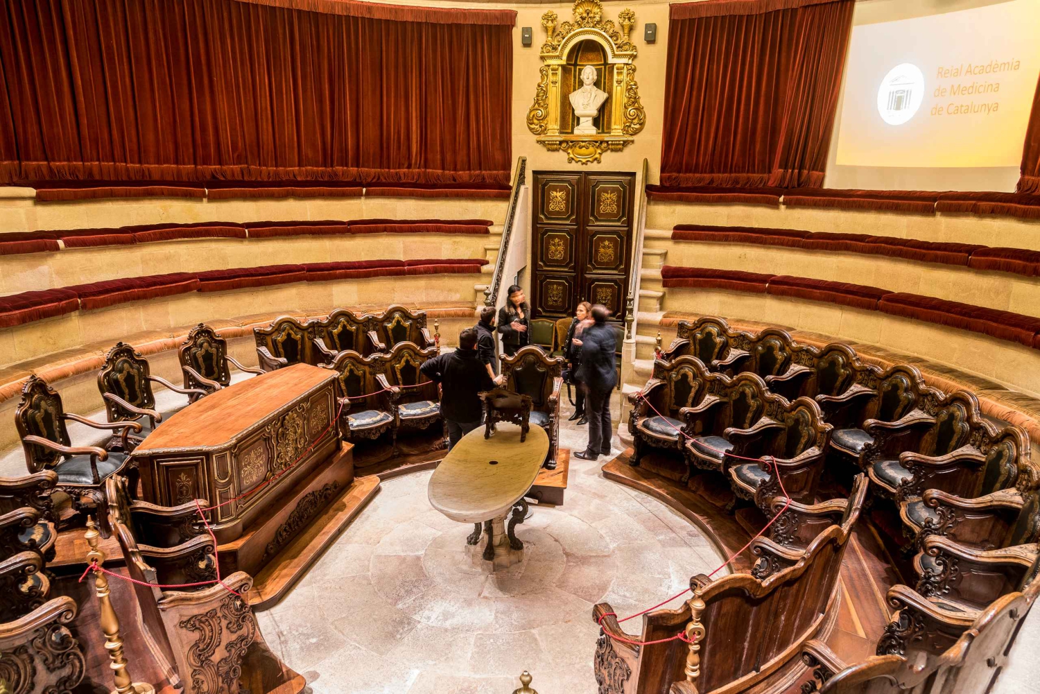 Opastettu kierros Katalonian Royal Academy of Medicine -akatemiassa