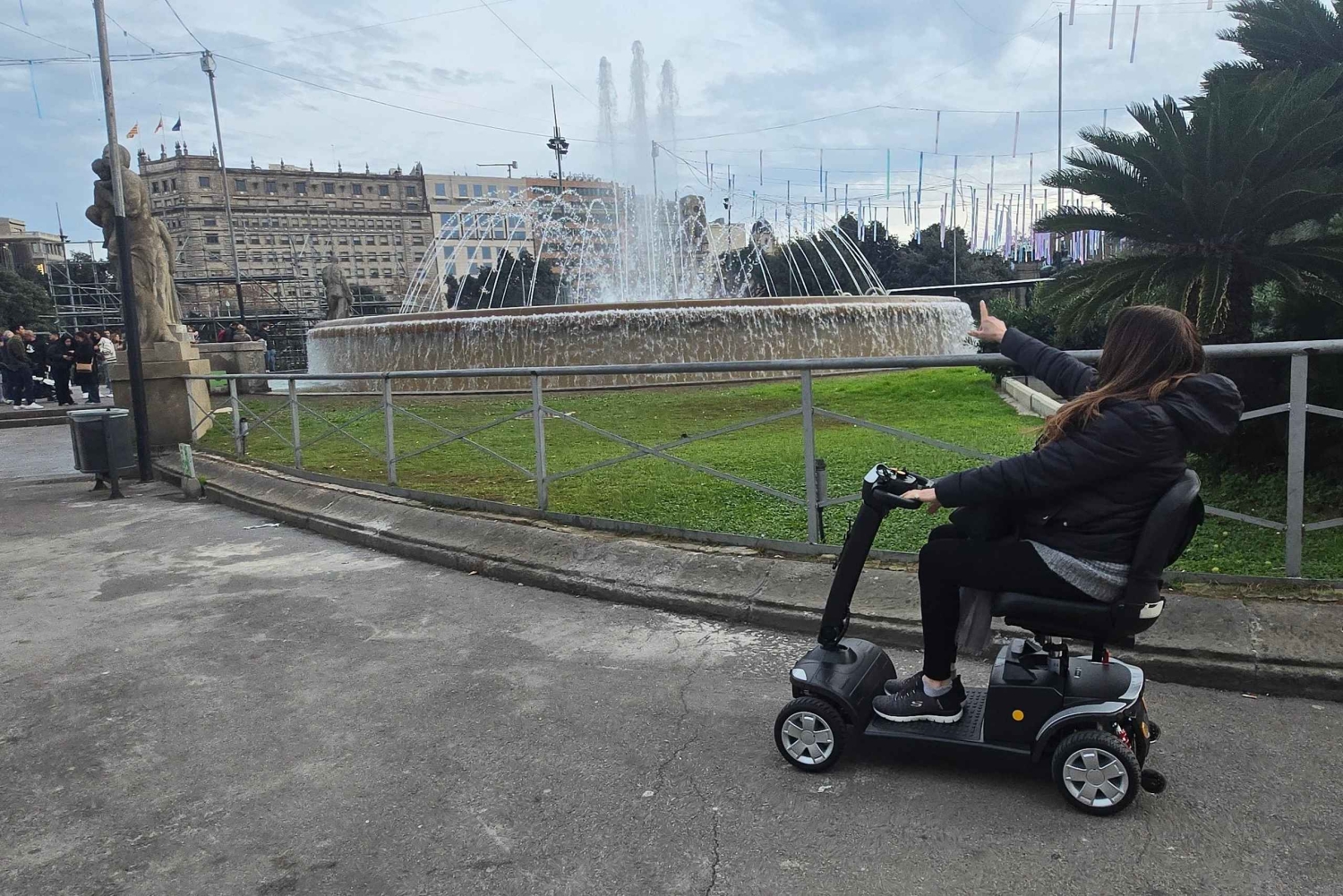 Guidet tur i Barcelona, rute GAUDÍ CASA BATLLO, MILA SAGRADA FAMILIA