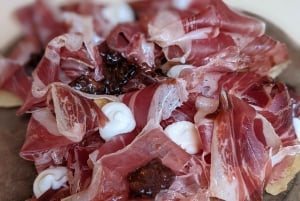 Tapas et vin dans le quartier le plus chaleureux de la ville