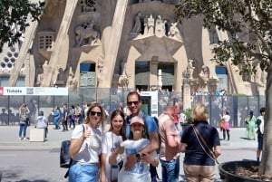 Barcelona: Gothic Quarter Gems Private Walking Tour