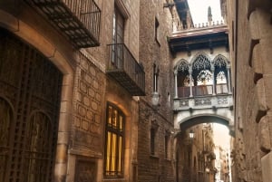 History & Legends Comedy Tour: Barcelona Gothic Quarter