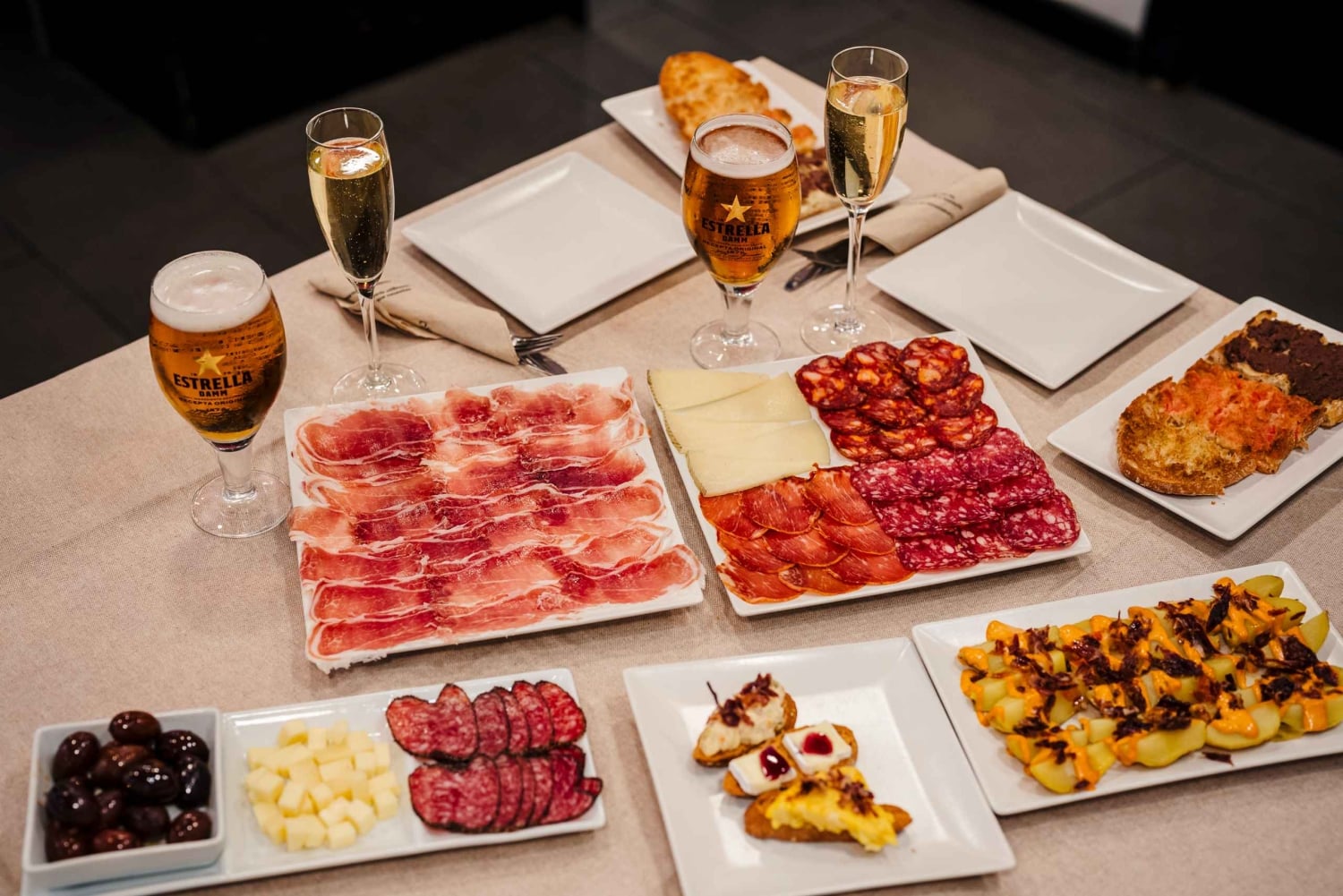 Degustazione di Jamón Iberico con Cava Sagrada Familia