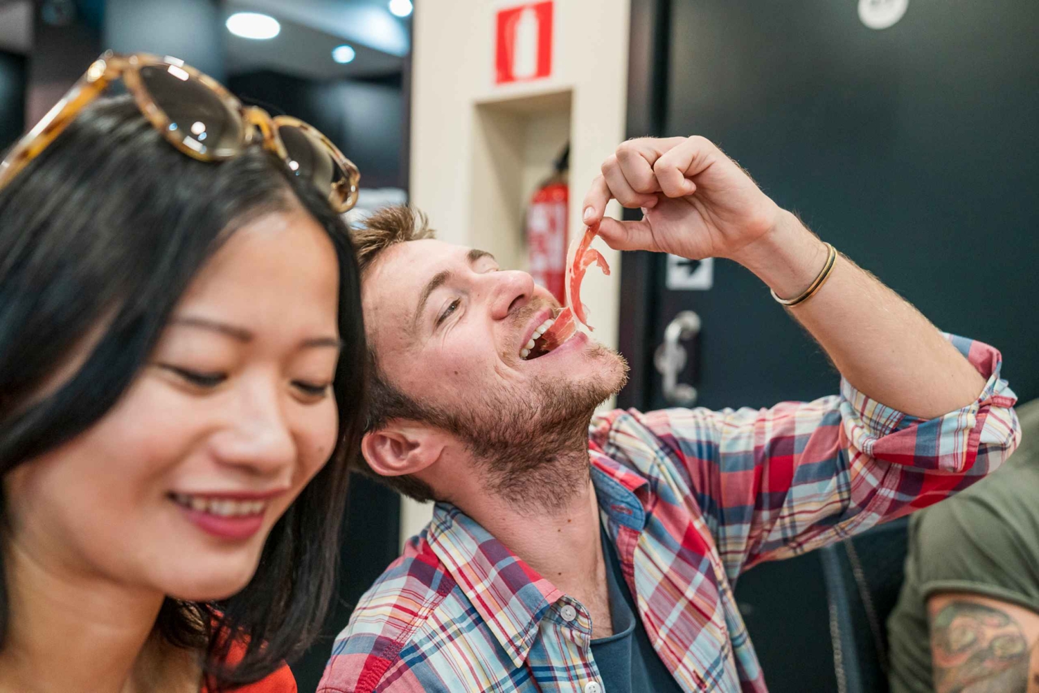 Дегустация хамона и тапас возле храма Святого Семейства