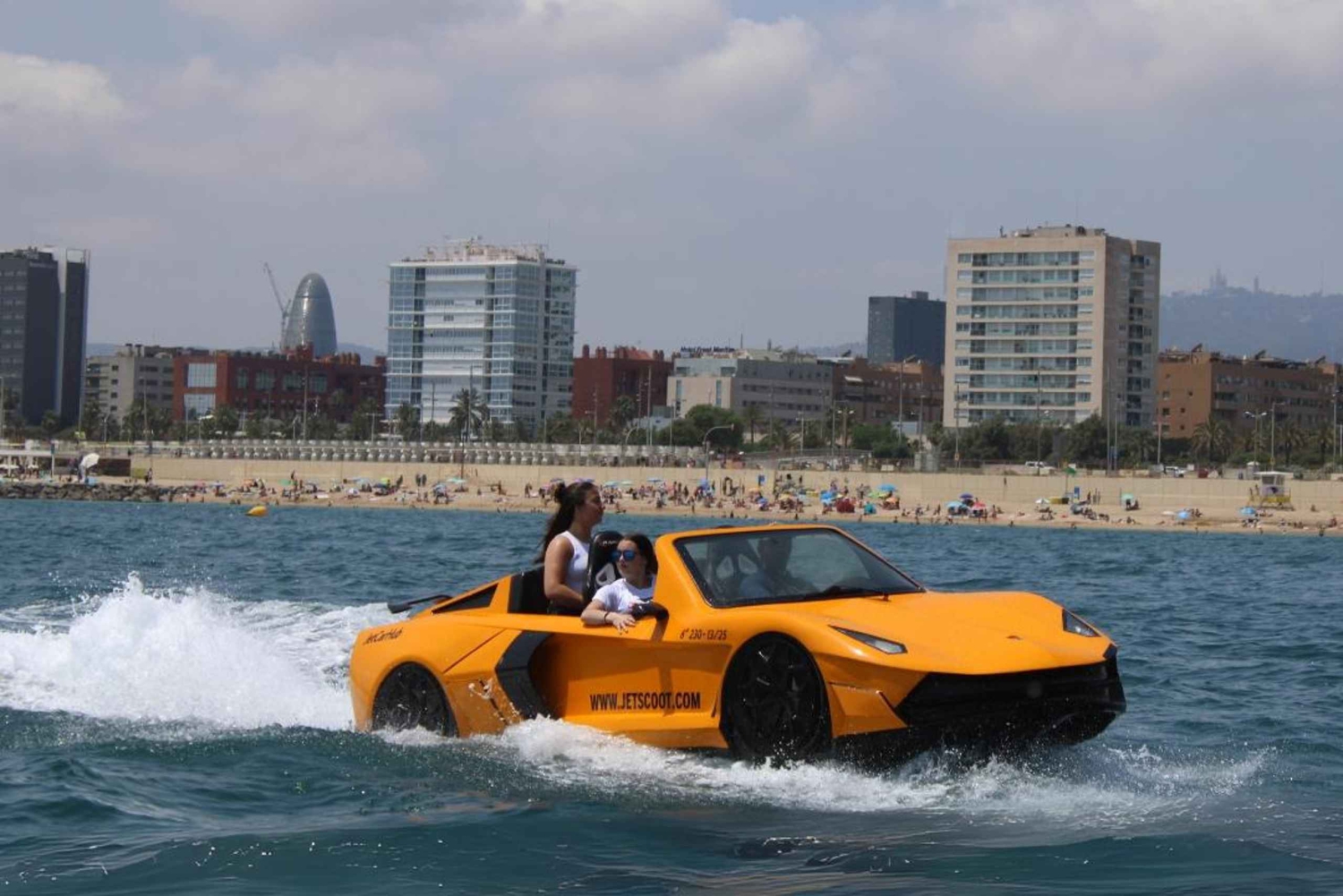 Jetcar: water car in Barcelona