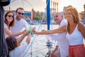 Tapas locali e avventure in barca a vela a Barcellona