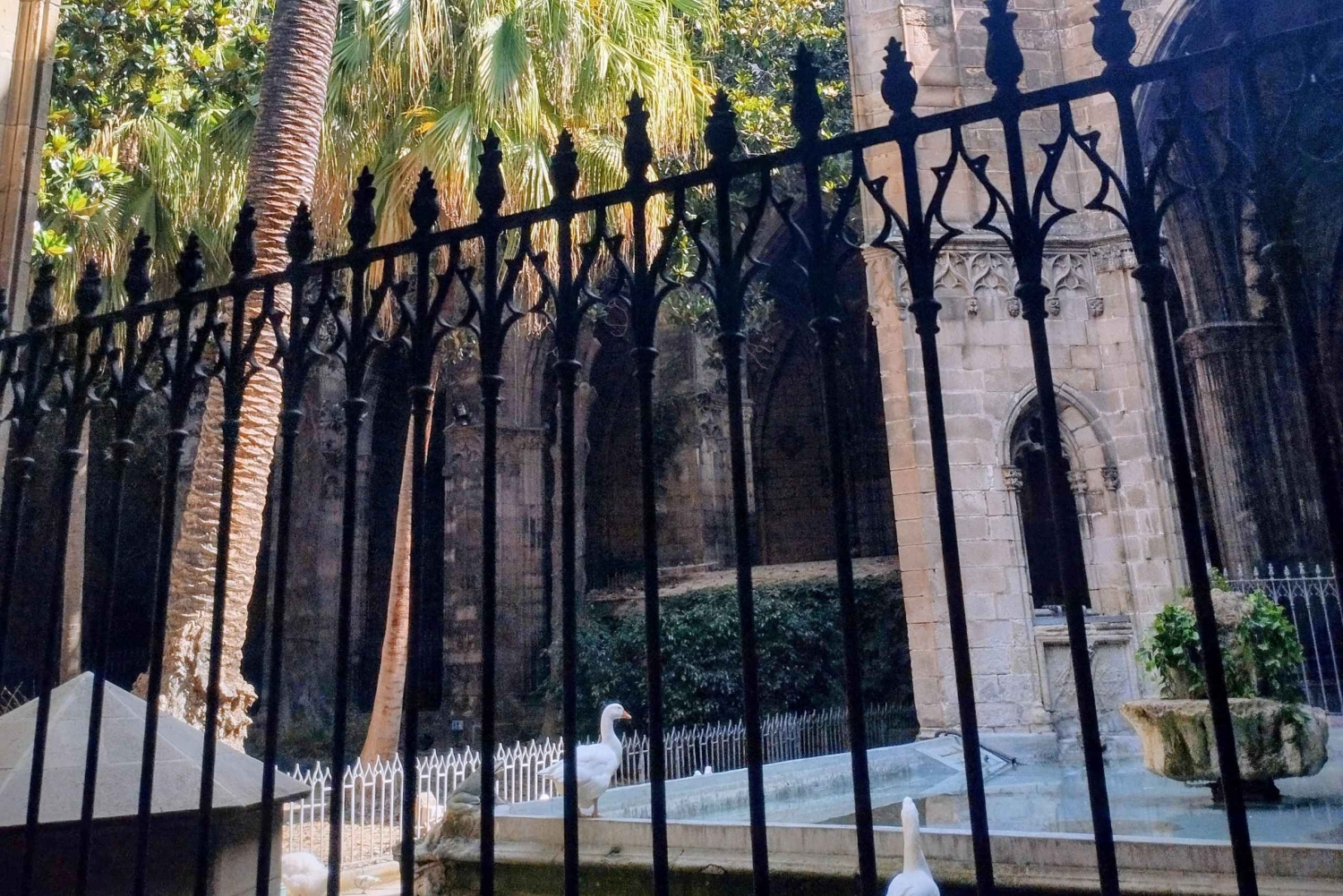 Keskiaikainen Barcelona: mukaansatempaava kierros viidellä aistilla