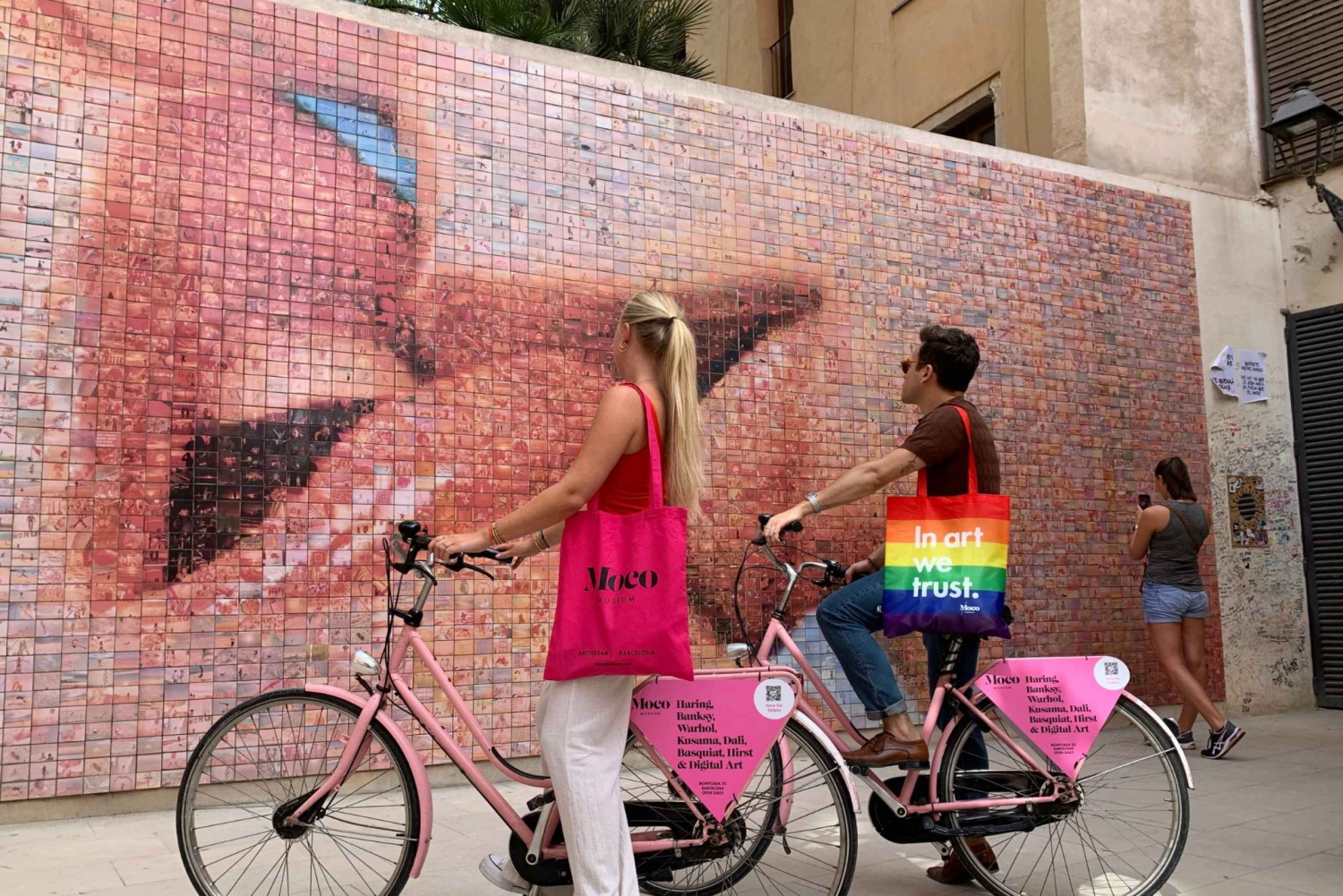 Barcelona | StreetArt Recorrido en Bicicleta Museo Moco