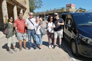 Excursión de un día a Montserrat y Bodegas del Cava desde Barcelona con servicio de recogida
