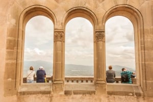 Barcelona: Montserrat with Winery Visit and Farmhouse Lunch