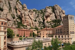 From Barcelona: Montserrat Tour, Rack Railway & Licor Taste