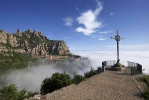 Fra Barcelona: Montserrat-tur med transfer og kjerrebane