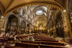 From Barcelona: Montserrat Half-Day Wine and Tapas Trip