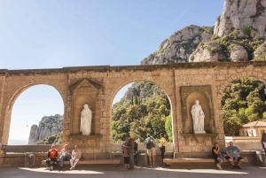 From Barcelona: Montserrat Half-Day Wine and Tapas Trip