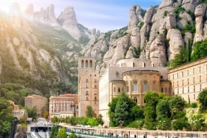 Vandringstur i Montserrat och linbanefärd till toppen av Sant Jeroni