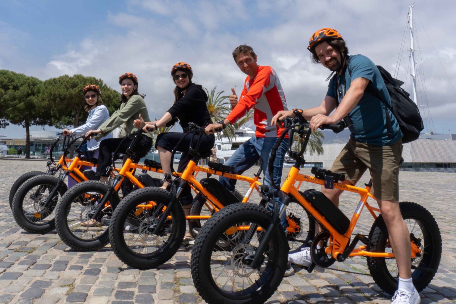 Barcelona: Os 20 destaques de Barcelona: tour guiado de E-Scooter ou E-Bike