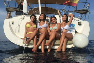 Barcelona: Privat sejltur med mad og drikke (maks. 11 personer)