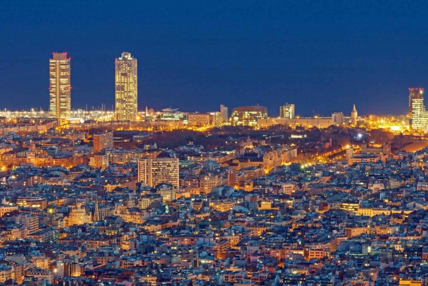 Barcelona: Night Walking Tour in the Heart of the Movida