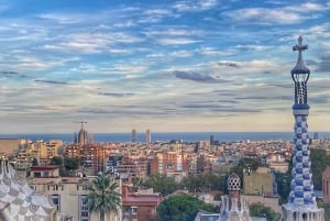 Barcelona: Park Güell Guided Tour with Entry