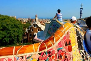 Barcelona: Güell-puisto: Skip-the-Line-lippu ja opastettu kierros.