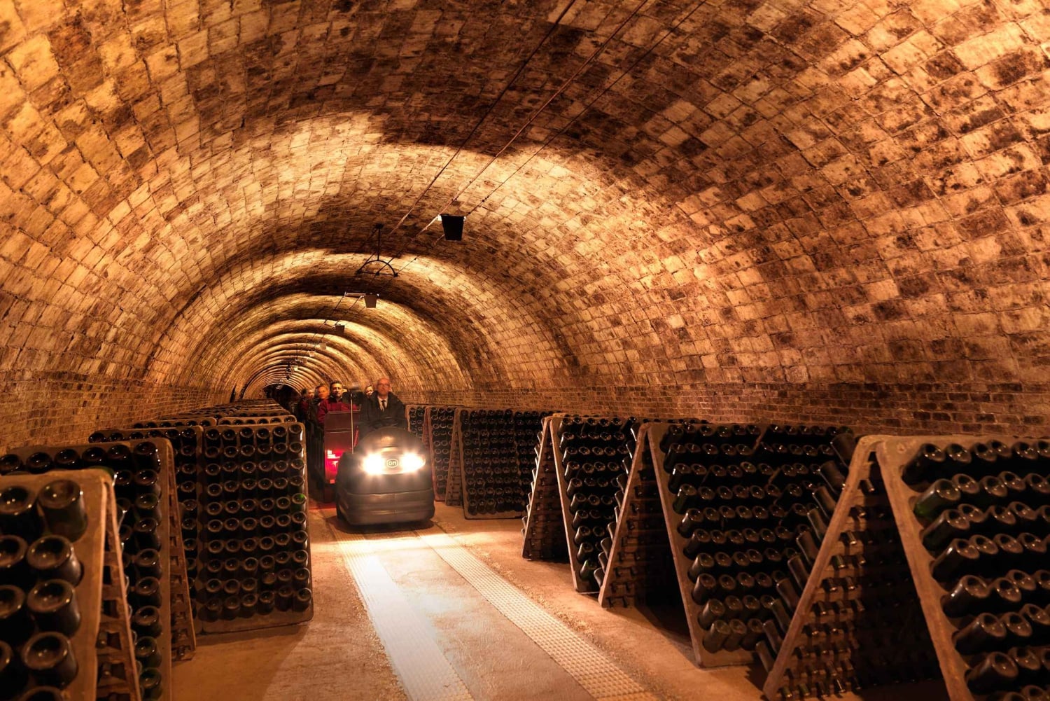 Penedès: Discovery Tour with Cava Tasting