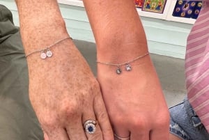 Barcelona: Personlige permanente armbånd med charms