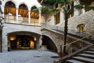 Barcelona: Picasso and Moco Museum with El Born Walking Tour
