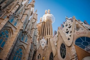 Privat Barcelona- og Montserrat-tur med afhentning