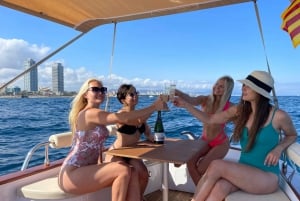 Barcelone : Visite privée en yacht classique avec boissons