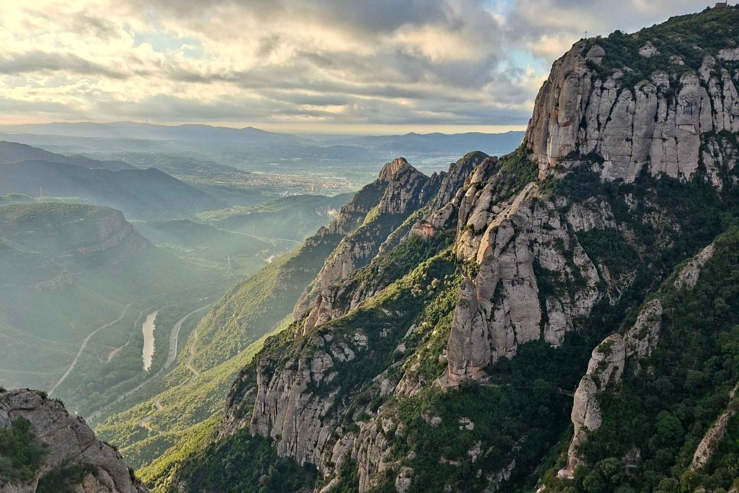 Mosteiro de Montserrat + Adega e refeição + recolha