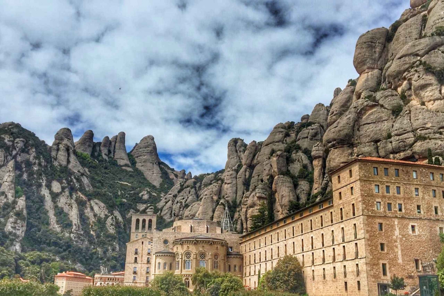 Barcelona: Prywatna wycieczka po Montserrat z biletami wstępu