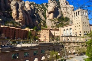 Barcelona: privérondleiding door Montserrat met toegangskaarten