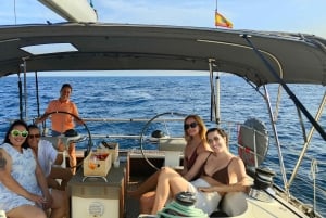 Prywatny rejs żaglówką w Barcelonie Luksusowa łódź + aperitify i drinki