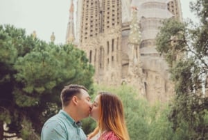 Romantyczna sesja zdjęciowa dla par w Barcelonie