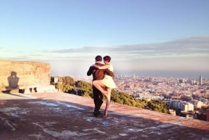 Barcelona: Rooftop Tango Lesson with Drinks and Videos