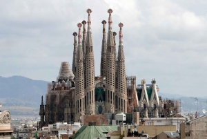 Sagrada Familia and Sailing Experience