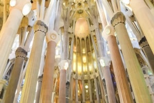 Sagrada Familia and Sailing Experience