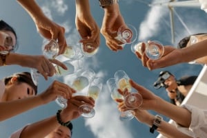 Barcelona: Sagrada Familia, La Pedrera & Cava Tasting Tour