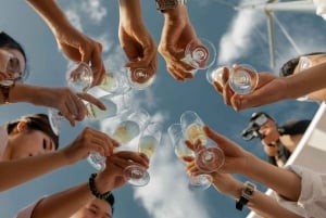 Barcelona: Sagrada Familia en Casa Milà Tour met Cava