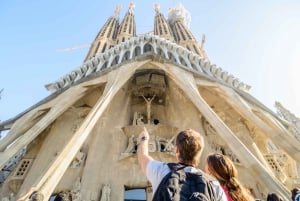 Barcelona: Sagrada Familia snabbspår guidad tur