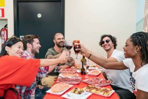 Esperienza di Jamón, Formaggio e Vino vicino alla Sagrada Familia