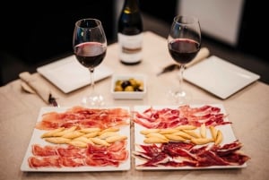 Esperienza di Jamón, Formaggio e Vino vicino alla Sagrada Familia