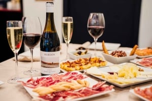 Esperienza di Jamón, Formaggio e Vino vicino alla Sagrada Familia
