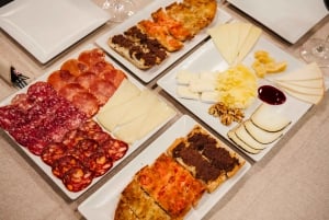 Esperienza di Jamón, Formaggio e Vino vicino alla Sagrada Familia