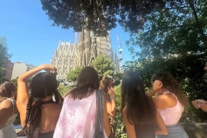 Sagrada Família ja paljon muuta: Barcelona-kierros + makeisten maistelu